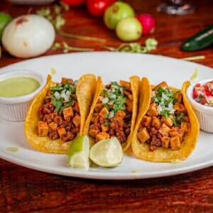 Tacos campechano de pollo con chorizo sin queso