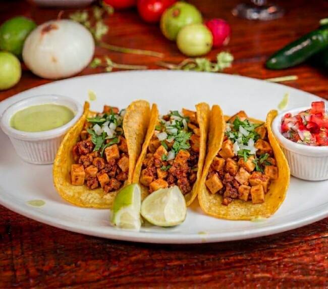 Tacos campechano de pollo con chorizo sin queso