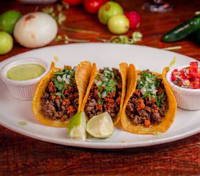 Tacos campechano de bistec con chorizo sin queso