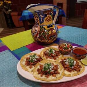 Tacos de chorizo con queso
