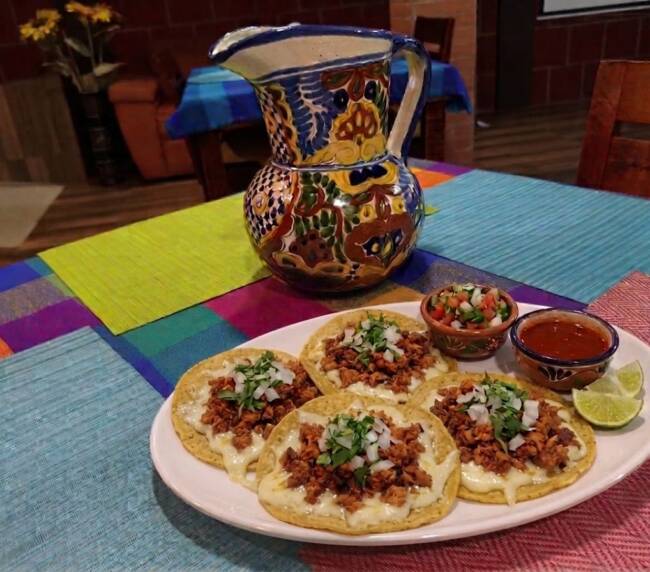 Tacos de chorizo con queso
