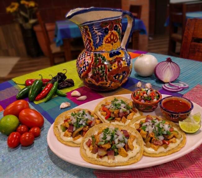 Tacos de alambre de pollo con queso