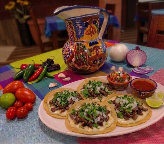 Tacos de bistec con queso