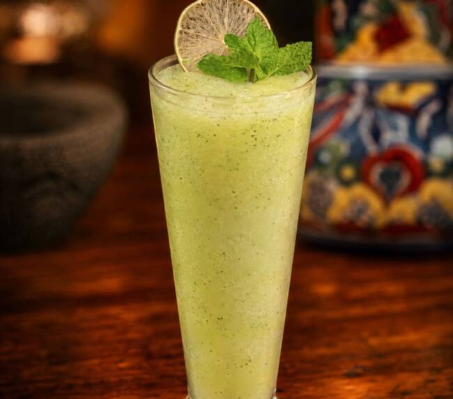 Limonada con hierba buena