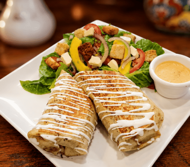 Burrito campechano de bistec con chorizo